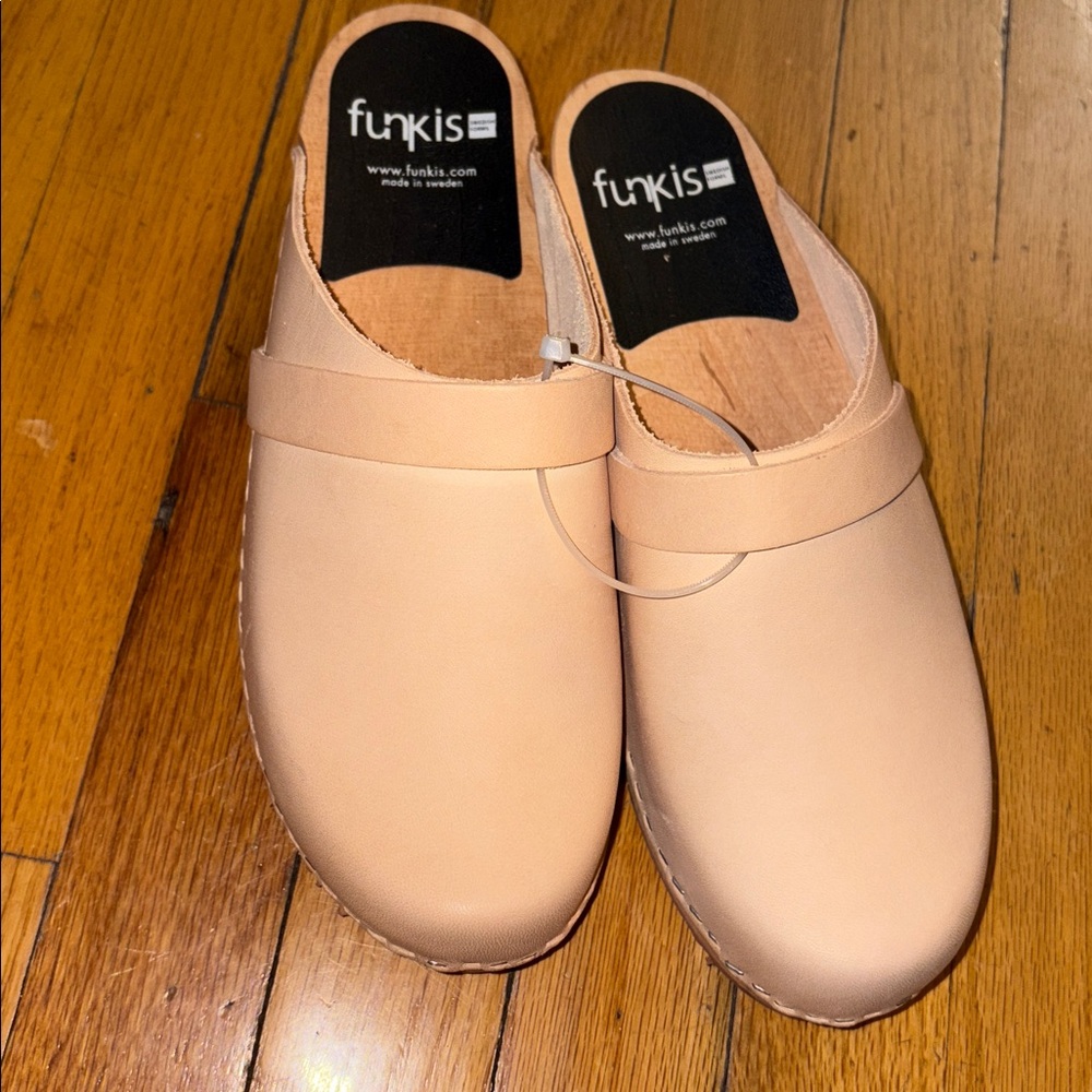 Women's Tan Clogs new funkis Sweden 39